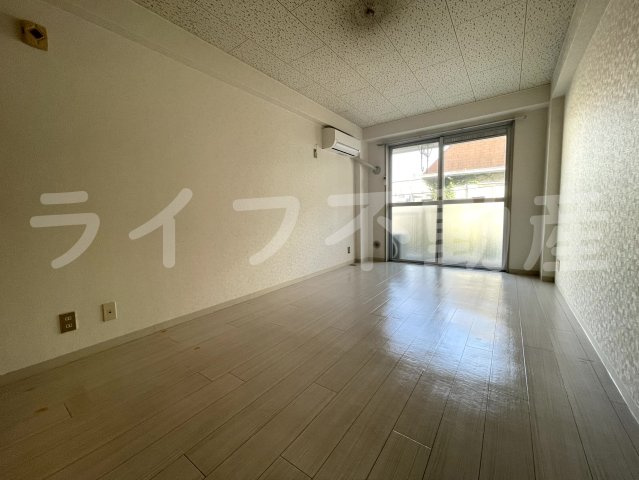メゾン朝日八戸ノ里の洋室|洋室です