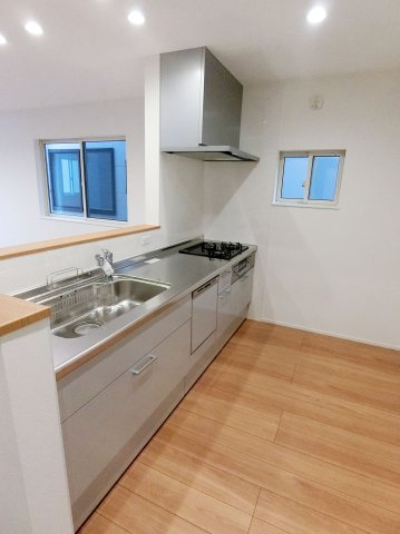 広島市南区堀越2丁目　新築一戸建て(全5棟)のキッチン|機能性収納性に溢れるキッチン。毎日楽しくお料理が出来そうです。