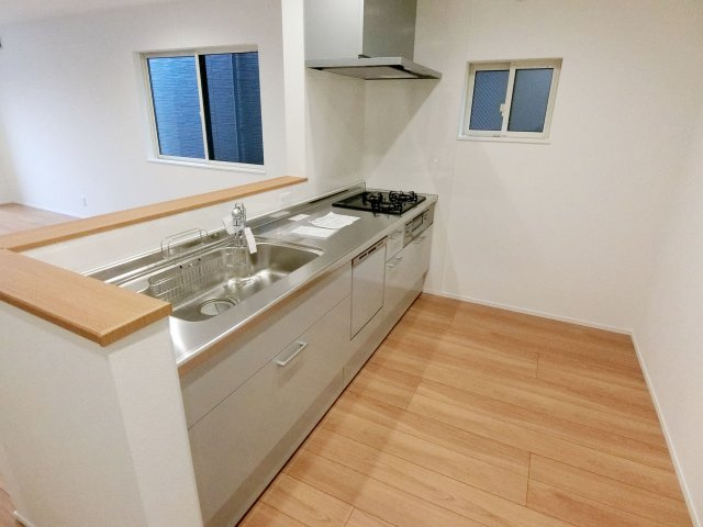 広島市南区堀越2丁目　新築一戸建て(全5棟)のキッチン|機能性収納性に溢れるキッチン。毎日楽しくお料理が出来そうです。