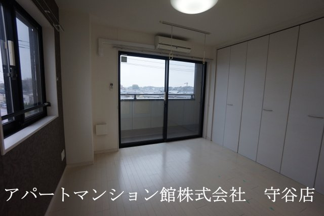 グランベルみらい平の寝室