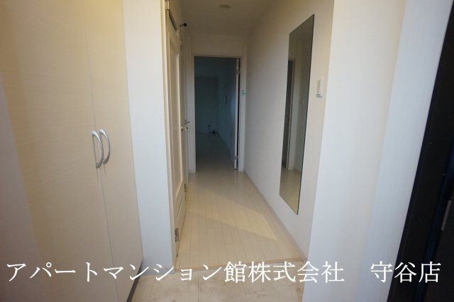 グランベルみらい平の玄関