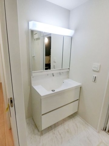 広島市南区堀越2丁目　新築一戸建て(全5棟)の独立洗面台|独立洗面台あり、毎朝おしゃれに忙しい女性の方におすすめです