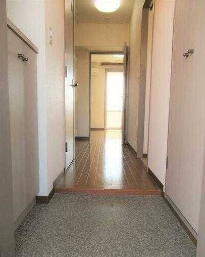 プテイソールの玄関