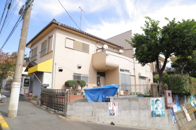 【外観】 | 土地購入を検討されている場合、境界杭がない状態で購入してしまうと境界確定測量をする必要があり、費用がかかります。購入の前に、売主、隣土地所有者立ち合いのもと境界を確定し境界杭を設置するのがベストです。