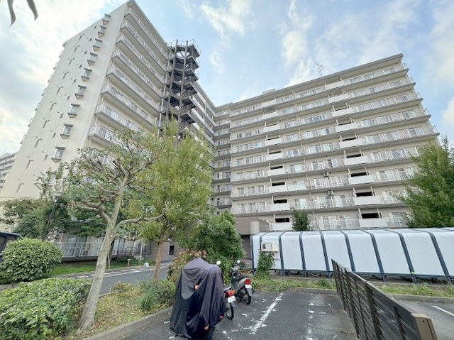 パークフィールドみさとテラ・ウエスト　四街区三号館の外観|管理体制良好なビックコミュニティ！！オートロック完備のリノベマンション！！