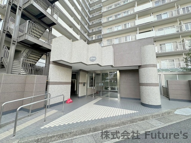 パークフィールドみさとテラ・ウエスト　四街区三号館のエントランス|防犯面も安心のオートロック完備のエントランスです。