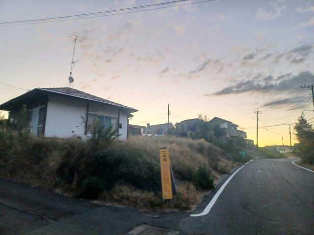 【外観】 | 物件の詳細については、現地を見てわかること以外に、役所や法務局などで調べないとわからないことがあります。そのため、現地に行く場合は、もしこの物件を買ったらどのような生活ができるかをイメージしましょう。