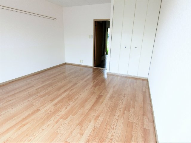 ガーデンハイツSSの洋室