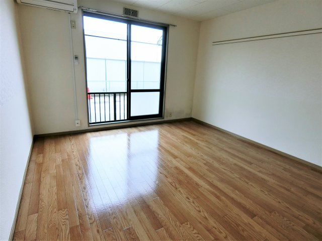 ガーデンハイツSSの洋室