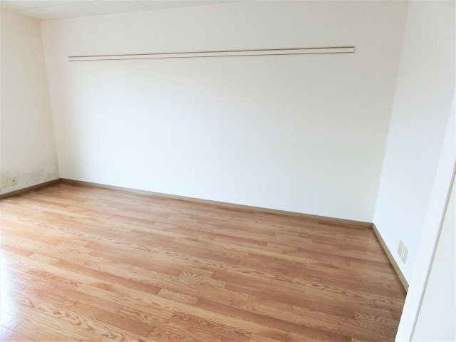 ガーデンハイツSSの洋室