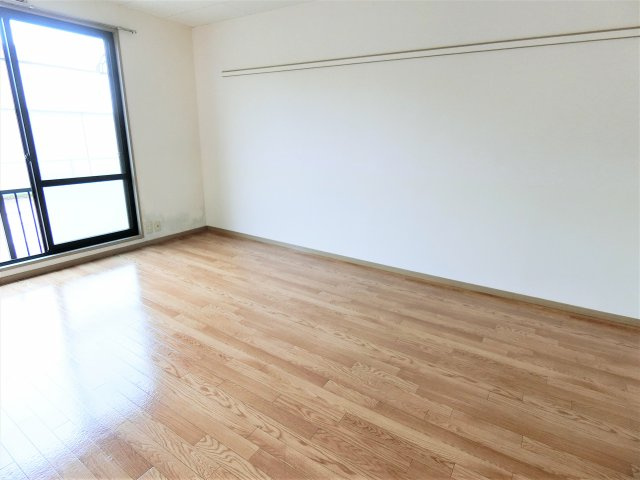 ガーデンハイツSSの洋室