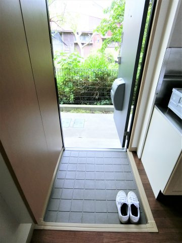 ガーデンハイツSSの玄関