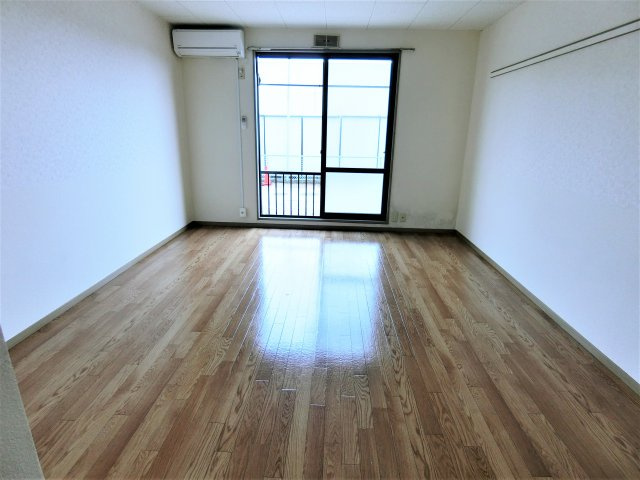 ガーデンハイツSSの洋室