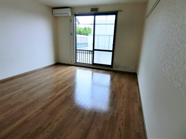 ガーデンハイツSSの洋室