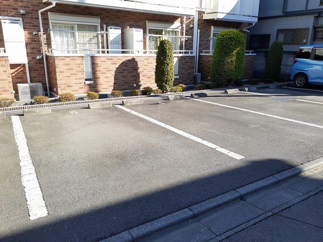 シャン　エルンテの駐車場