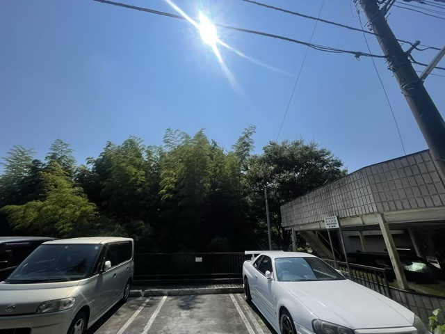 【展望】 | 桜や紅葉の名所に出かける人は多いと思いますが、家にいながら季節の移ろいを感じる生活を送りませんか？リビングや窓から見える景色が生活を彩るワンポイントに！現地から見える景色を堪能してみては如何でしょう。