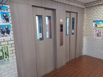 【その他共用部分】 | ゾンネンハイム第一南林間 | 共用部分は、一棟の建物に住む区分所有者全員が共同で所有するとし、共用部分の管理、補修などは、区分所有者で形成される管理組合が行います。個人の判断で勝手に変更することはできませんので覚えておきましょう。