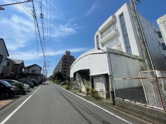 【外観】 | 市街化調整区域とは、自然環境を保つことが目的になっている地域で住宅用地として購入することはほぼ出来ません。事業用や資材置き場などその場所を有効活用したい方にお勧めです。田園地帯や自然が多いエリアです。