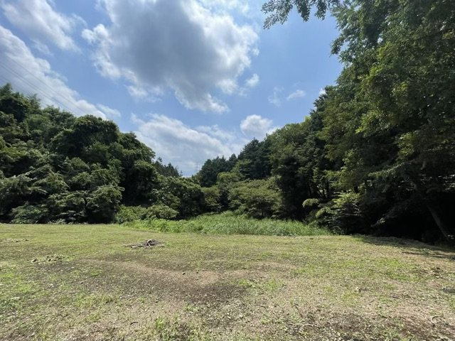 【展望】 | 桜や紅葉の名所に出かける人は多いと思いますが、家にいながら季節の移ろいを感じる生活を送りませんか？リビングや窓から見える景色が生活を彩るワンポイントに！現地から見える景色を堪能してみては如何でしょう。