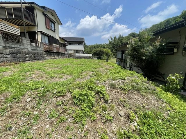 【外観】 | 物件の詳細については、現地を見てわかること以外に、役所や法務局などで調べないとわからないことがあります。そのため、現地に行く場合は、もしこの物件を買ったらどのような生活ができるかをイメージしましょう。