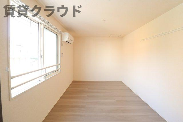 L.シャルルの寝室|使い勝手のいい寝室です