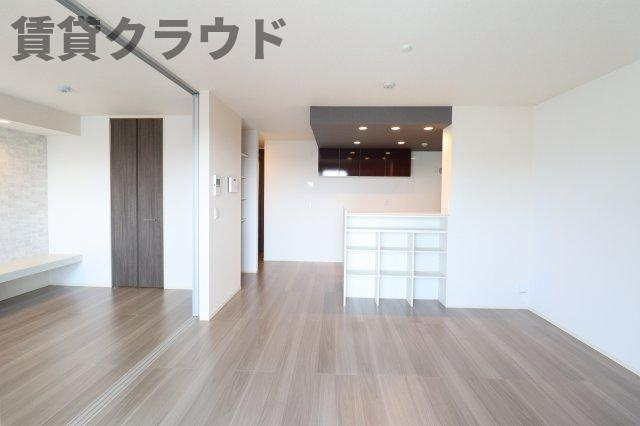 L.シャルルの居間・リビング|こちらのリビングで趣味の時間をお楽しみください