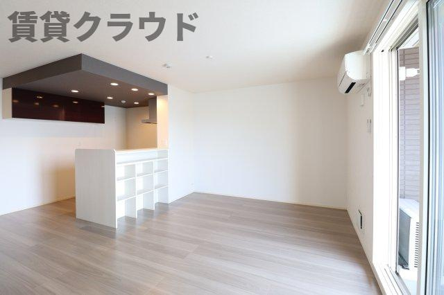 L.シャルルの居間・リビング|こちらの居間で趣味の時間をお楽しみください