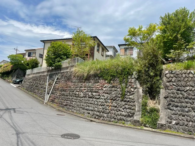 【外観】 | 販売されている全ての土地が、宅地用の土地であるとは限りません。都市計画法に基づき、基本的に住宅を建てることができるのは土地計画区であることに加え、市街化区域として定められている地域のみとなっています。