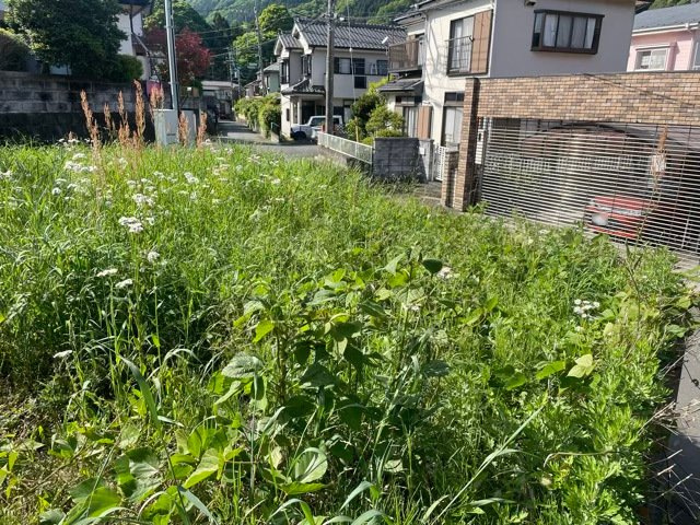 【外観】 | 土地の面積＝住宅面積ではありません。建ぺい率の問題などで、土地のある場所によって住宅を建てられる面積は限られています。高さもしかり、「土地」という言葉の中には、建築条件も含まれると考えておきましょう。