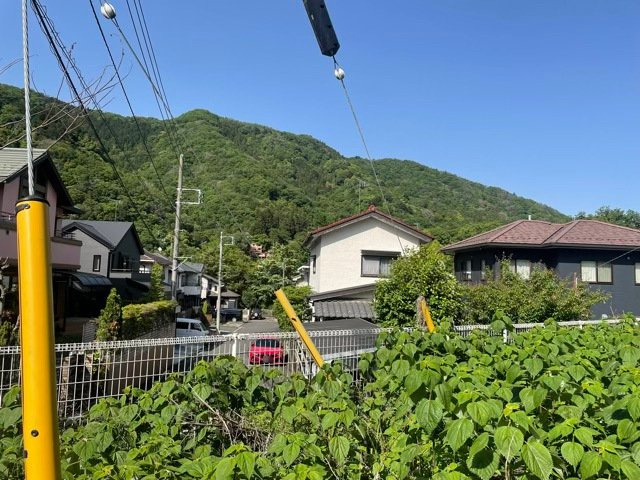 【展望】 | 桜や紅葉の名所に出かける人は多いと思いますが、家にいながら季節の移ろいを感じる生活を送りませんか？リビングや窓から見える景色が生活を彩るワンポイントに！現地から見える景色を堪能してみては如何でしょう。