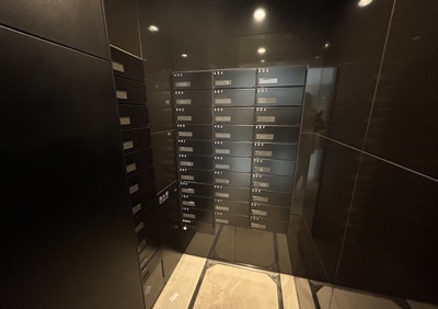 【設備】 | ステージファースト八王子Ⅱ | 郵便受けから郵便物をこまめに取り出すことも立派な防犯対策になります。郵便物が溜まっているとルーズな印象を与えるため、こまめに取り出すことで自身で出来る防犯対策になり、より安心に生活することができます。