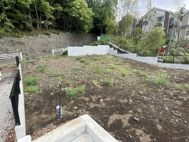 【外観】 | 市街化調整区域とは、自然環境を保つことが目的になっている地域で住宅用地として購入することはほぼ出来ません。事業用や資材置き場などその場所を有効活用したい方にお勧めです。田園地帯や自然が多いエリアです。