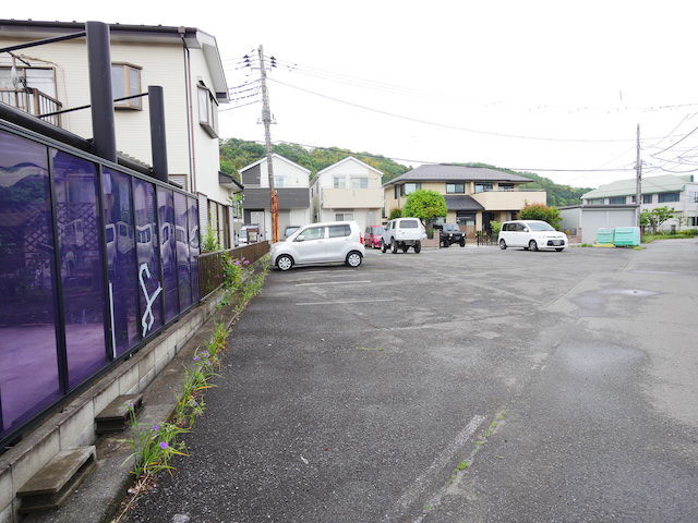 【外観】 | 土地購入を検討されている場合、境界杭がない状態で購入してしまうと境界確定測量をする必要があり、費用がかかります。購入の前に、売主、隣土地所有者立ち合いのもと境界を確定し境界杭を設置するのがベストです。