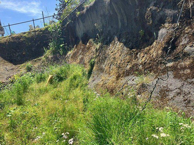 【外観】 | 土地購入を検討されている場合、境界杭がない状態で購入してしまうと境界確定測量をする必要があり、費用がかかります。購入の前に、売主、隣土地所有者立ち合いのもと境界を確定し境界杭を設置するのがベストです。