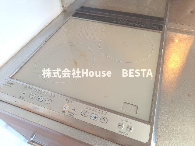セレニテ三宮プリエのキッチン