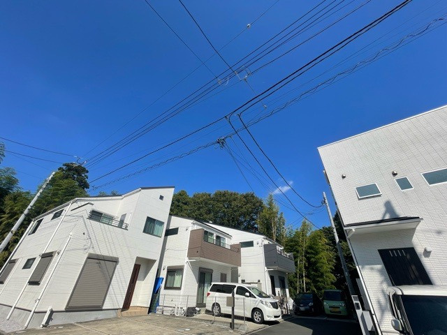 【展望】 | 眺望を気にして物件を探す場合、前面に建物が建っていないか現地で確認しましょう！前面に建物があると景色はもちろん、日当たりや風通しにも影響が出てきます。住んだ時のことを想像しながら現地見学をしましょう。
