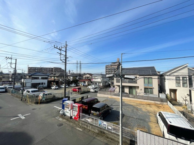 【展望】 | ジョイフルハイツ橋本Ⅰ | 景色重視でお家選ぶをするとスーパーが遠い！学校が遠い！など生活をするうえで利便性で困ることもあります。まず一度現地を見学する際に、周辺の施設などがあるかを確認し、暮らし始めた後のことを想像しましょう。
