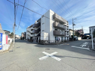 【現況写真】 | ジョイフルハイツ橋本Ⅰ | お持ちの車種によっては前面道路が広い方が便利でしょう。しかし、前面道路が広ければその分交通量が多くなるため、騒音などが気になる場合があります。実際に現地を見学し、周辺交通量や騒音などを確認しましょう！