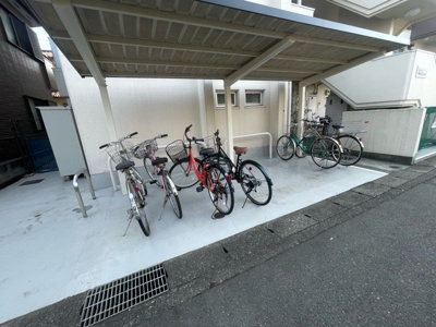 【駐輪場】 | ジョイフルハイツ橋本Ⅰ | マンションの駐輪場は、事前に空きがあるか確認を取ると安心です。せっかく入居したのに駐輪スペースがない！なんてことになったら大変ですよね。そこで、内見時や購入前にはまず事前に確認しておくと良いでしょう。