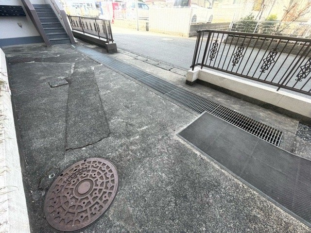 【設備】 | ジョイフルハイツ橋本Ⅰ | 設備と言ったら、室内にあるものを想像しますよね。主に自分が生活するうえで使用する設備は、もちろん内見の際にはまずチェックすると思いますが、住人が使用できる共有部分の設備も内見の際はチェックしましょう！