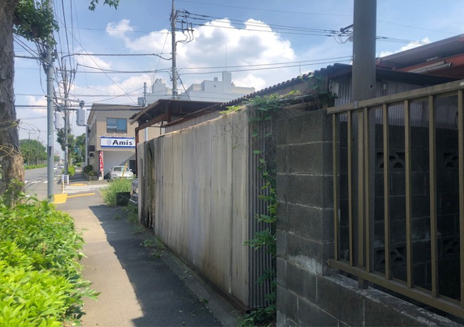 【外観】 | 過去にその土地が工場やガソリンスタンドだった場合、土壌汚染の可能性があります。過去の用途は、不動産会社のほか、各市町村の役場でも確認が可能です。売土地の地歴が気になる場合は当社までお問い合わせ下さい。