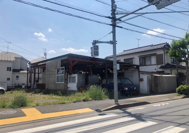 【外観】 | 土地購入を検討されている場合、境界杭がない状態で購入してしまうと境界確定測量をする必要があり、費用がかかります。購入の前に、売主、隣土地所有者立ち合いのもと境界を確定し境界杭を設置するのがベストです。