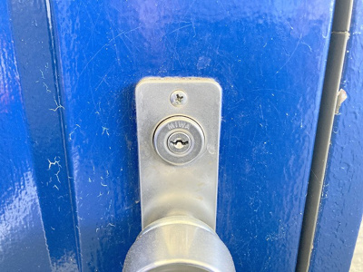 【防犯設備】 | 厚木サンハイツ | 当然のことではありますが、オートロックやセンサーライト、ホームセキュリティーなどの防犯設備があれば、小さいお子様がいるご家庭も安心ですよね！まず物件購入の際は、防犯設備もチェックするようにしましょう。