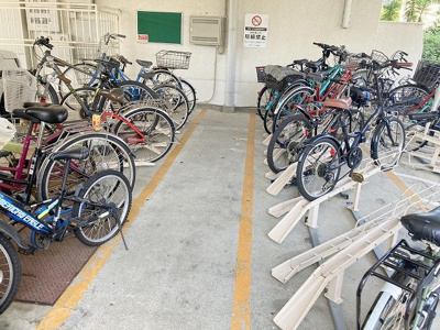 【駐輪場】 | 厚木サンハイツ | マンションの駐輪場は、事前に空きがあるか確認を取ると安心です。せっかく入居したのに駐輪スペースがない！なんてことになったら大変ですよね。そこで、内見時や購入前にはまず事前に確認しておくと良いでしょう。