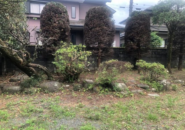 【外観】 | 物件の詳細については、現地を見てわかること以外に、役所や法務局などで調べないとわからないことがあります。そのため、現地に行く場合は、もしこの物件を買ったらどのような生活ができるかをイメージしましょう。