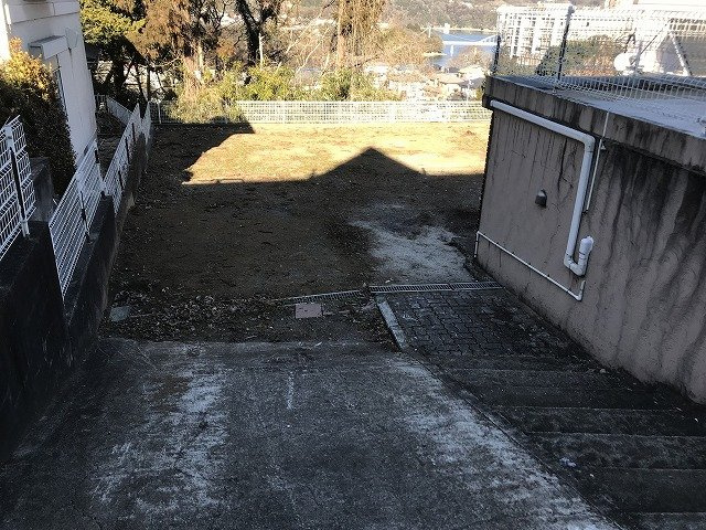 【外観】 | 現地の状況です。どんな用途で使うかはお客様次第。		
