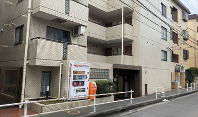 【外観】 | パレドール八王子2 | 外観はマンション管理がされているかの目安になります。築年数が古いと、壁面は劣化してひび割れが生じることも！建物が古びていても細かいところが修繕されていると、きちんと管理されているなぁと感じるでしょう。