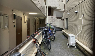 【駐輪場】 | パレドール八王子2 | マンションの駐輪場は、事前に空きがあるか確認を取ると安心です。せっかく入居したのに駐輪スペースがない！なんてことになったら大変ですよね。そこで、内見時や購入前にはまず事前に確認しておくと良いでしょう。