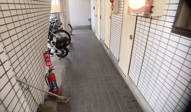 【その他共用部分】 | ロワドール北野 | 共用部分は、一棟の建物に住む区分所有者全員が共同で所有するとし、共用部分の管理、補修などは、区分所有者で形成される管理組合が行います。個人の判断で勝手に変更することはできませんので覚えておきましょう。