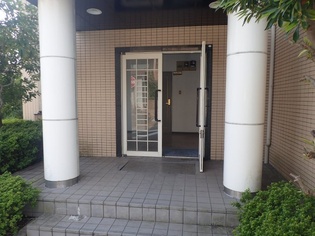 ハイツKAKIHATAのエントランス